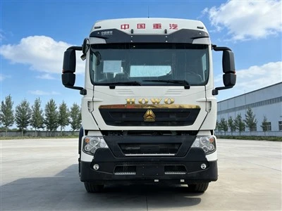 HOWO TX 6 × 4 -traktoritrukki